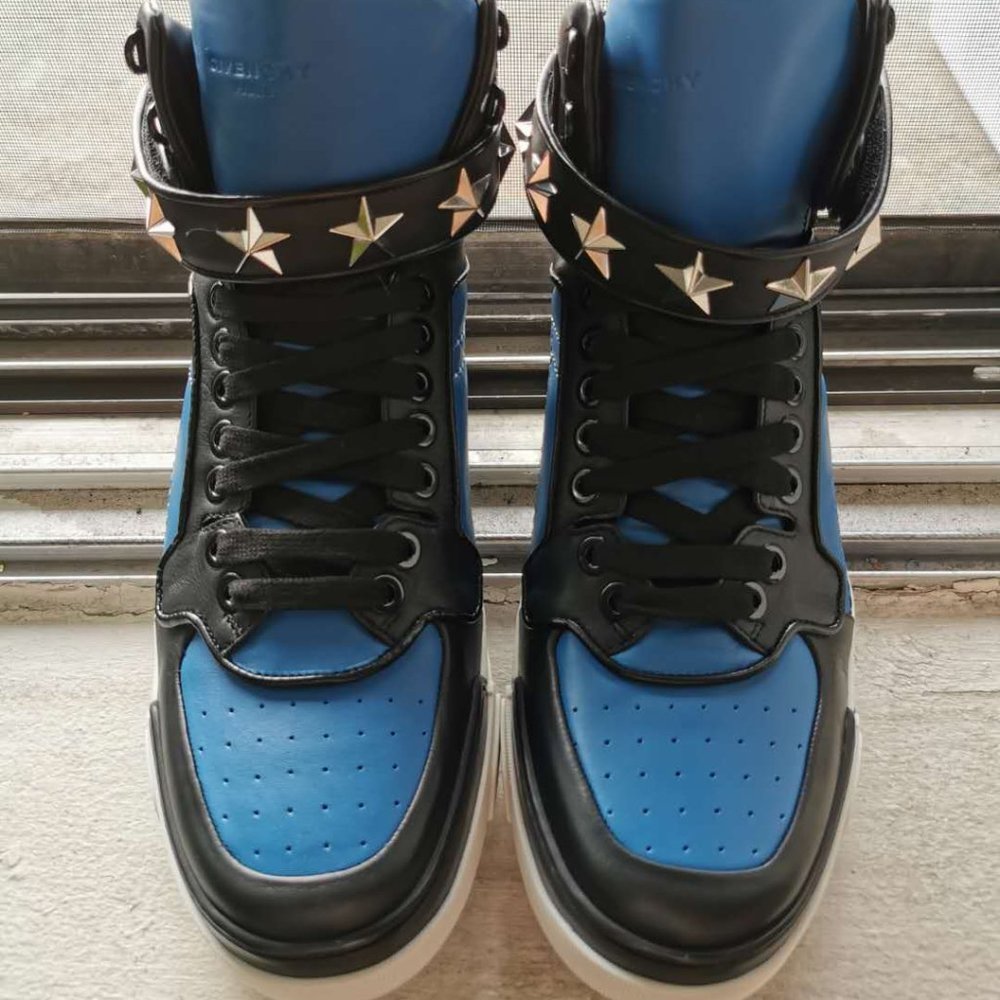 Givenchy sneaker for men brand new